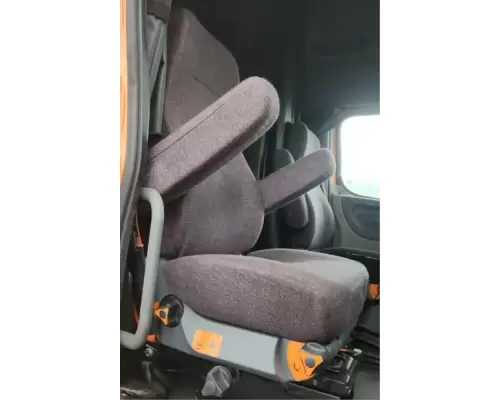 Freightliner Cascadia 125 Seat, Front