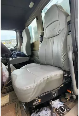 Freightliner Cascadia 125 Seat, Front