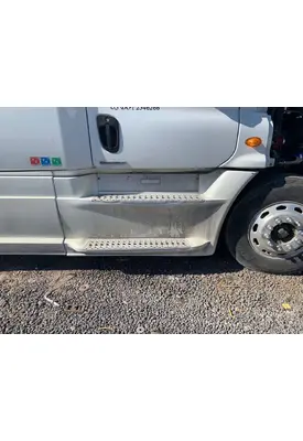 Freightliner Cascadia 125 Side Fairing