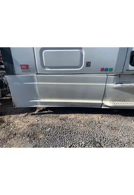 Freightliner Cascadia 125 Side Fairing