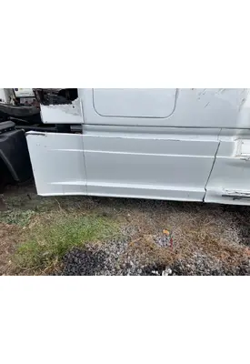 Freightliner Cascadia 125 Side Fairing