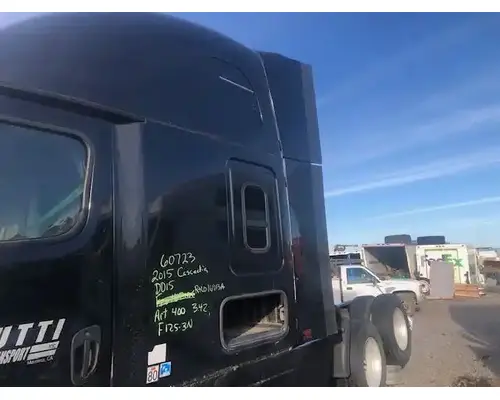 Freightliner Cascadia 125 Side Fairing
