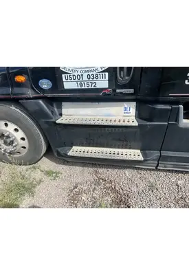 Freightliner Cascadia 125 Side Fairing