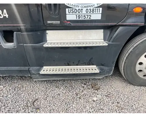 Freightliner Cascadia 125 Side Fairing