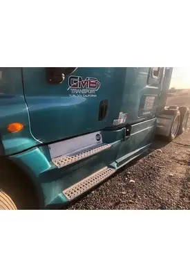 Freightliner Cascadia 125 Side Fairing