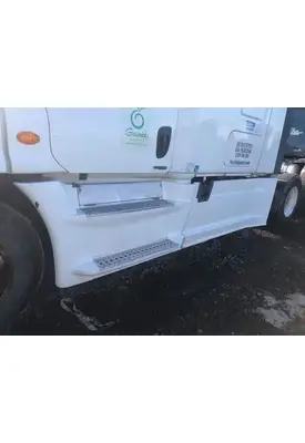 Freightliner Cascadia 125 Side Fairing