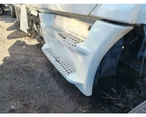 Freightliner Cascadia 125 Side Fairing