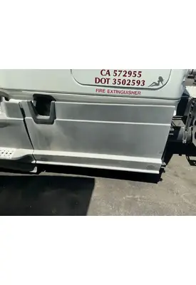 Freightliner Cascadia 125 Side Fairing