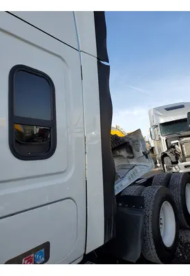 Freightliner Cascadia 125 Sleeper Fairing