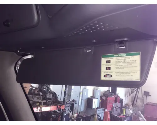Freightliner Cascadia 125 Sun Visor (External)