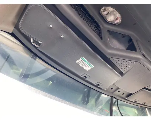 Freightliner Cascadia 125 Sun Visor (External)