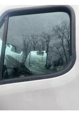 Freightliner Cascadia 125 Windshield Glass