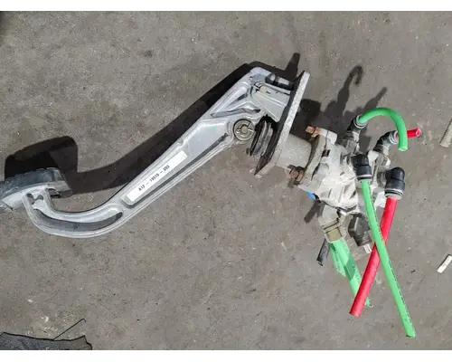Brake / Clutch Pedal Box FREIGHTLINER CASCADIA 125BBC Truck Salvage International Inc