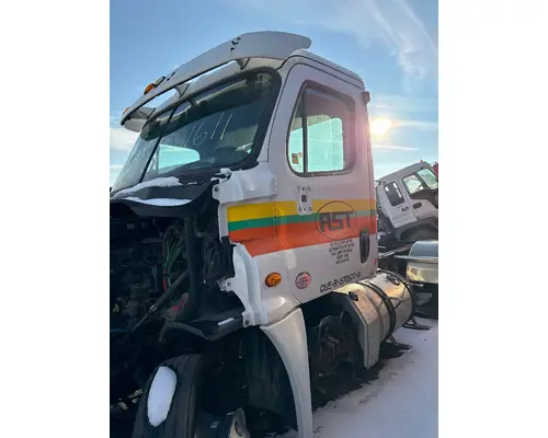 Cab FREIGHTLINER CASCADIA 125BBC Truck Salvage International Inc
