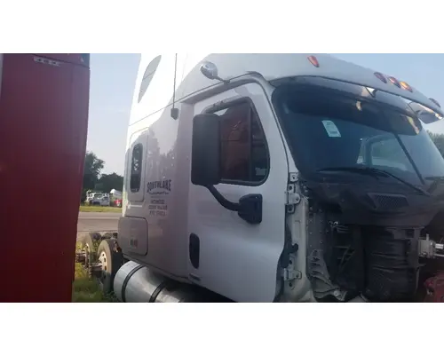 Door Assembly, Front FREIGHTLINER CASCADIA 125BBC B &amp; W  Truck Center