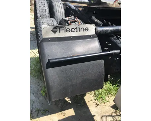 Fender Extension FREIGHTLINER CASCADIA 125BBC B &amp; W  Truck Center