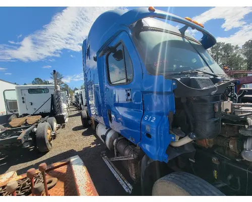 Fender FREIGHTLINER CASCADIA 125BBC Crest Truck Parts