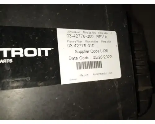 Freightliner Cascadia 126 Air Cleaner