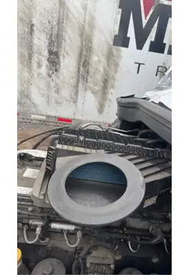 Freightliner Cascadia 126 Air Cleaner