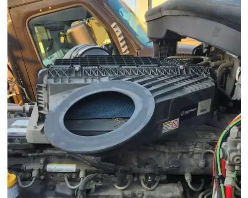 Freightliner Cascadia 126 Air Cleaner