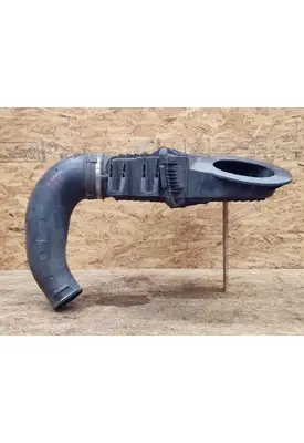 Freightliner Cascadia 126 Air Cleaner