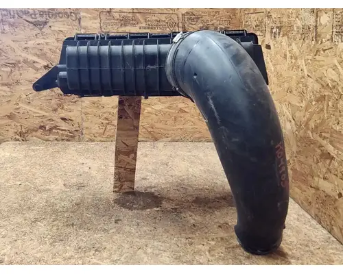 Freightliner Cascadia 126 Air Cleaner