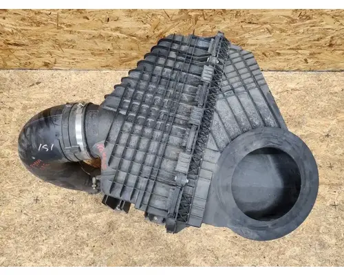Freightliner Cascadia 126 Air Cleaner