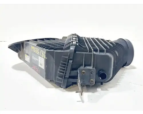 Freightliner Cascadia 126 Air Cleaner