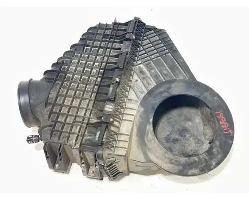 Freightliner Cascadia 126 Air Cleaner