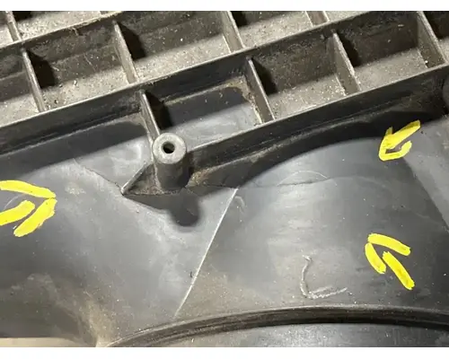 Freightliner Cascadia 126 Air Cleaner