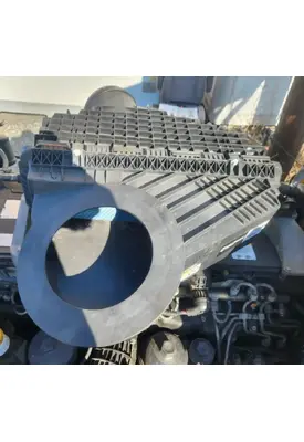 Freightliner Cascadia 126 Air Cleaner