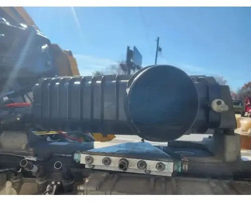 Freightliner Cascadia 126 Air Cleaner