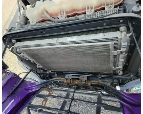 Freightliner Cascadia 126 Air Conditioner Condenser