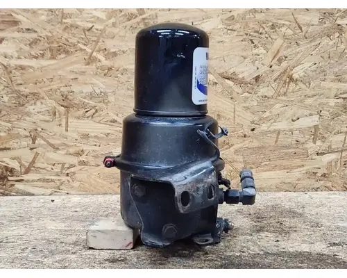 Freightliner Cascadia 126 Air Drier