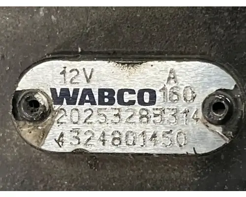 Freightliner Cascadia 126 Air Drier