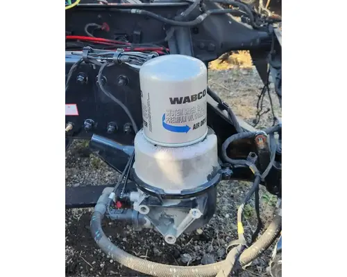 Freightliner Cascadia 126 Air Drier
