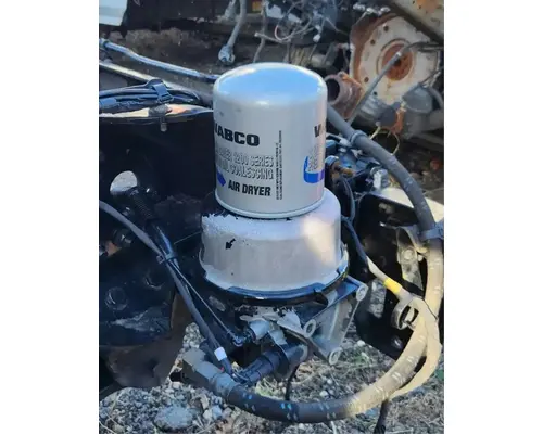 Freightliner Cascadia 126 Air Drier