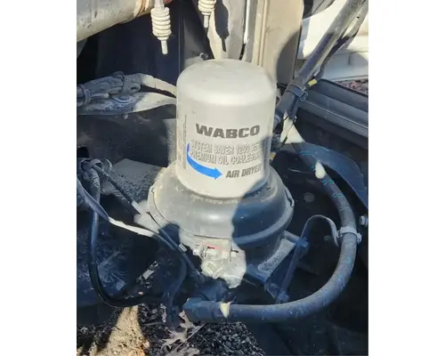 Freightliner Cascadia 126 Air Drier