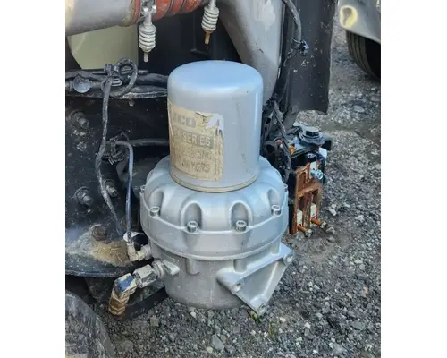 Freightliner Cascadia 126 Air Drier