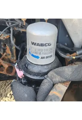 Freightliner Cascadia 126 Air Drier