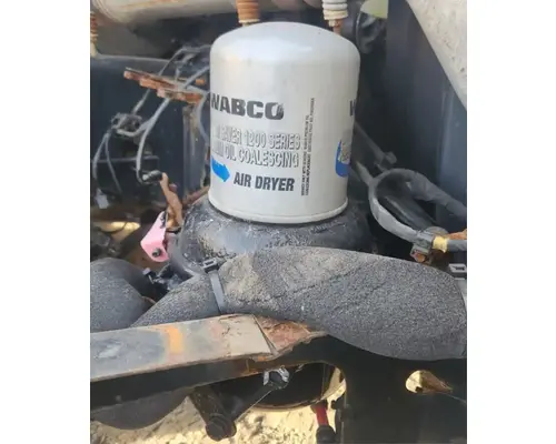 Freightliner Cascadia 126 Air Drier