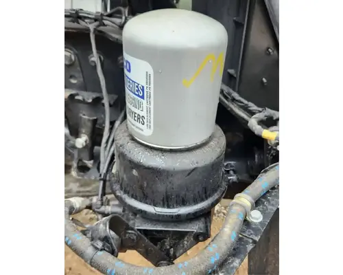 Freightliner Cascadia 126 Air Drier
