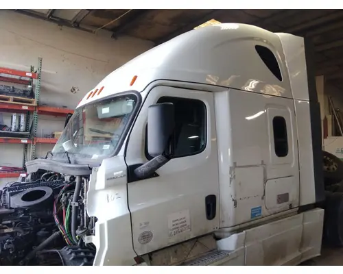 Cab FREIGHTLINER CASCADIA 126 LKQ KC Truck Parts Billings