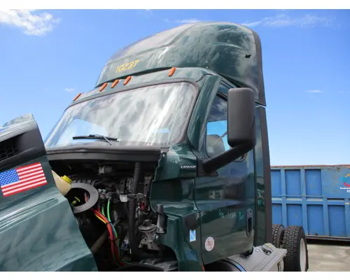 Cab FREIGHTLINER CASCADIA 126 LKQ Heavy Truck - Tampa