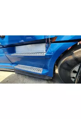 Freightliner Cascadia 126 DPF (Diesel Particulate Filter)