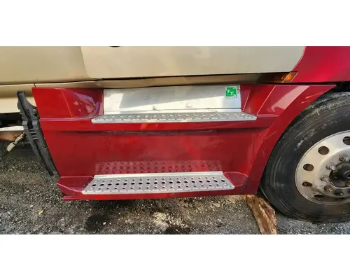 Freightliner Cascadia 126 DPF (Diesel Particulate Filter)