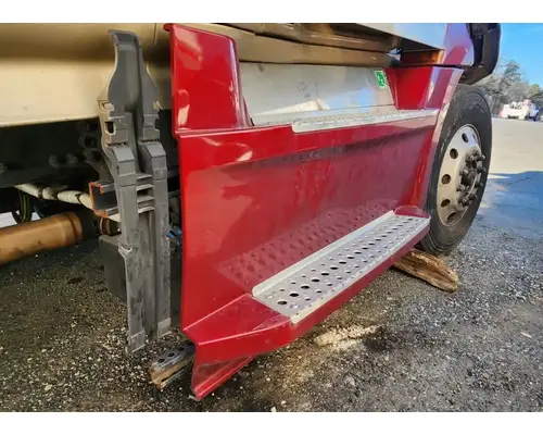 Freightliner Cascadia 126 DPF (Diesel Particulate Filter)