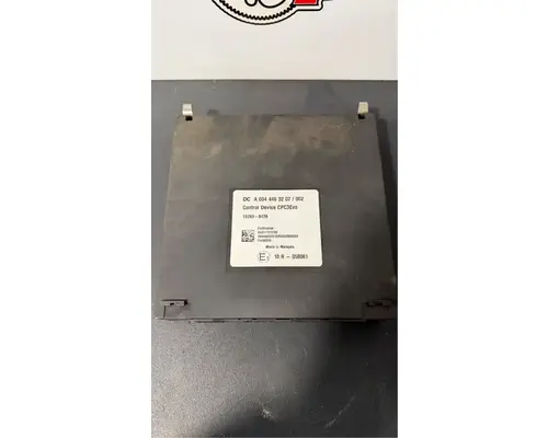 Freightliner Cascadia 126 Dash  Console Switch