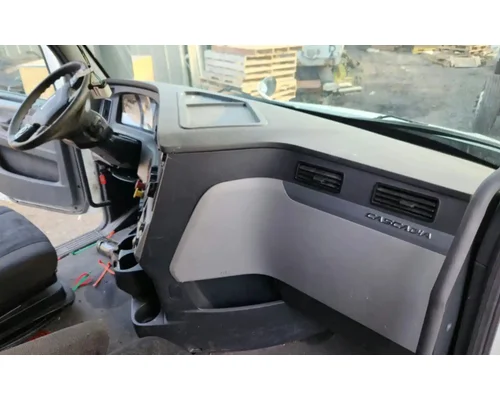 Freightliner Cascadia 126 Dash Assembly