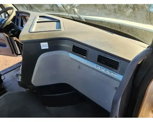 Freightliner Cascadia 126 Dash Assembly